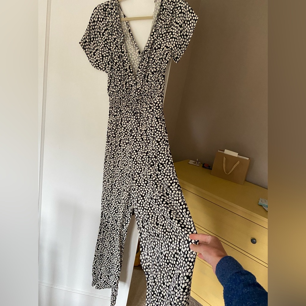 Beautiful, brand new black & white paisley romper from Anthropologie.